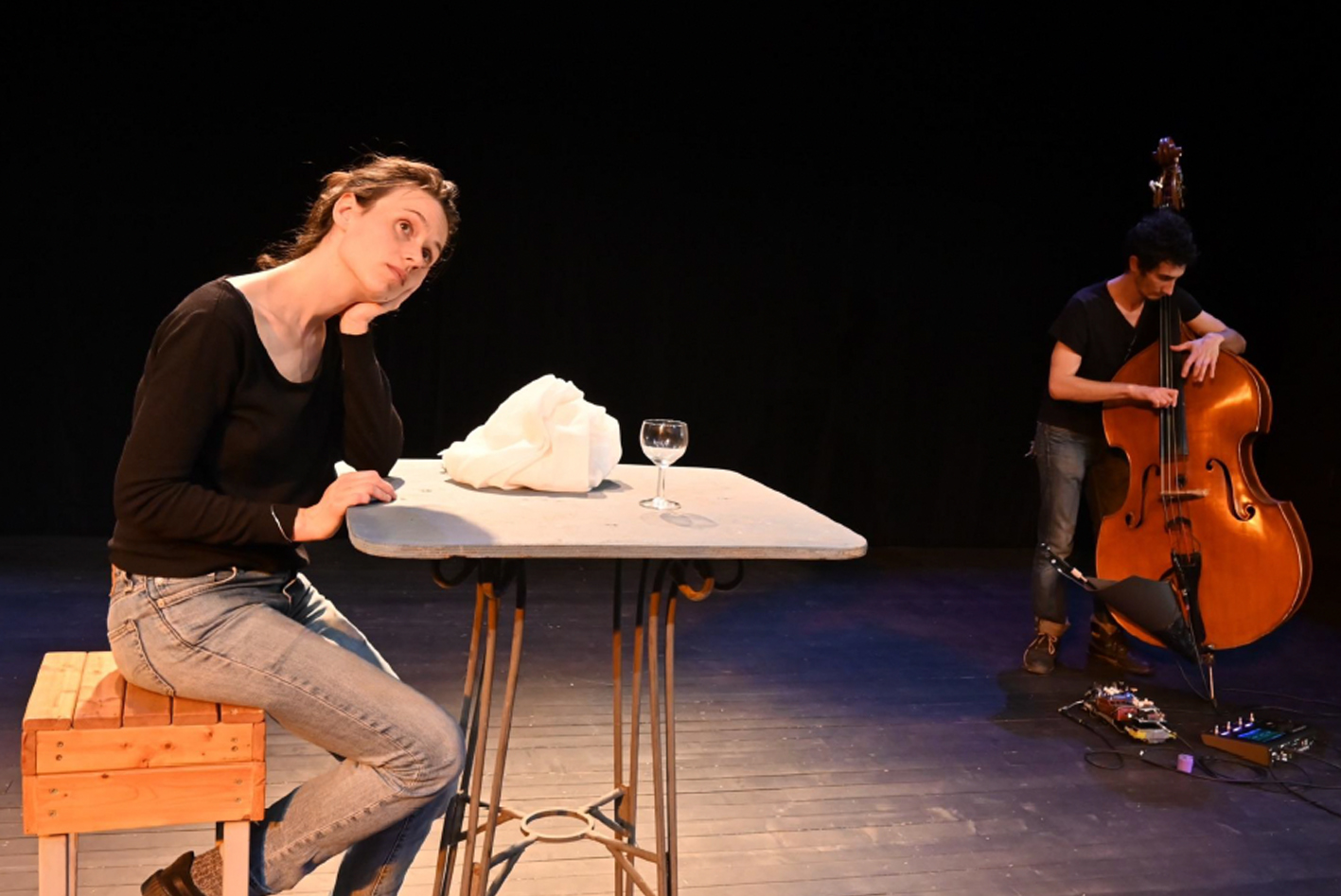 THÉÂTRE Monique sous les Platanes